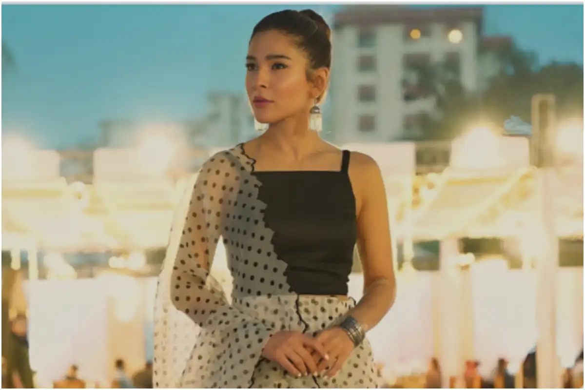 Ayesha Omar’s Bold Video Sparks Social Media Controversy