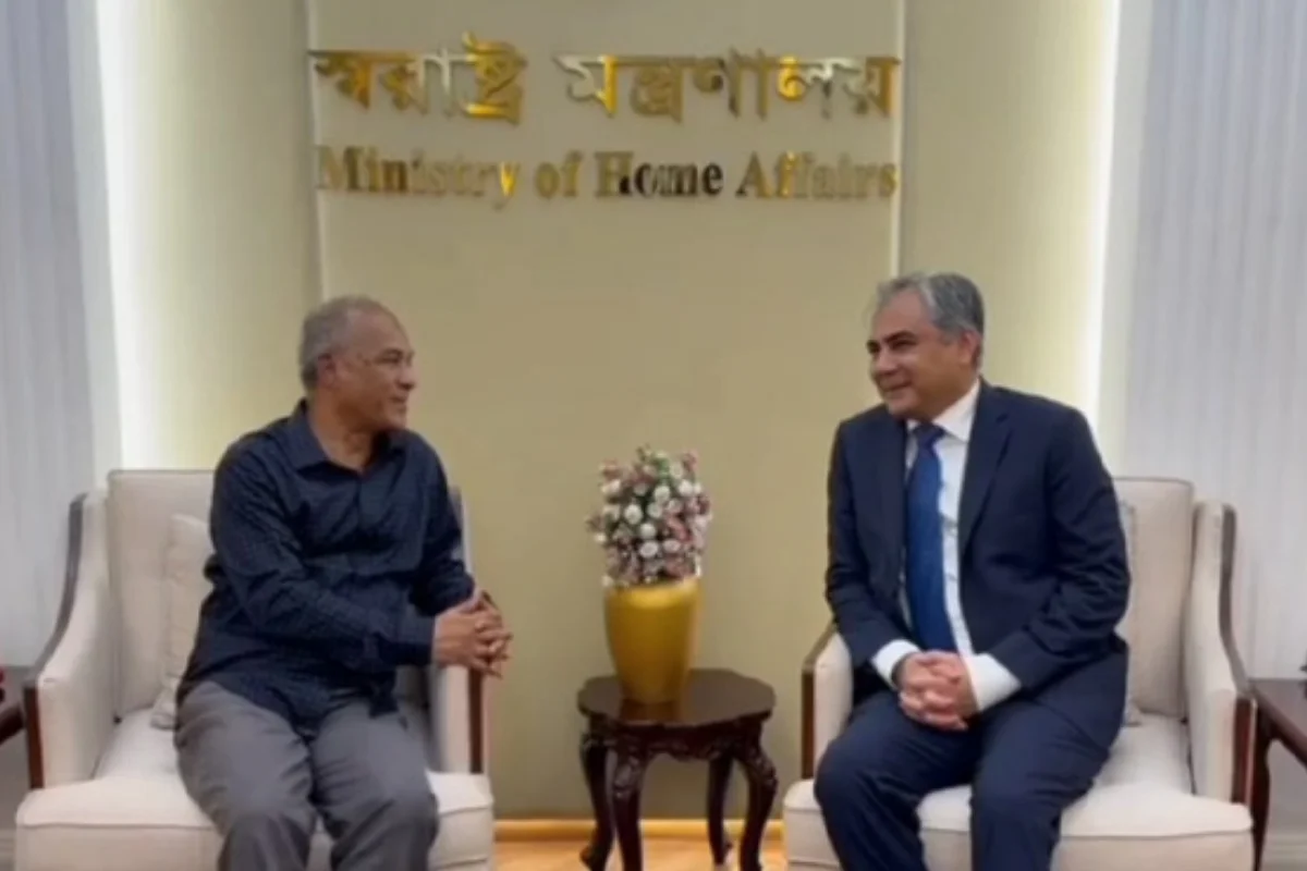 Pakistan, Bangladesh Agree on Visa-Free Travel for Diplomatic, Official Passports