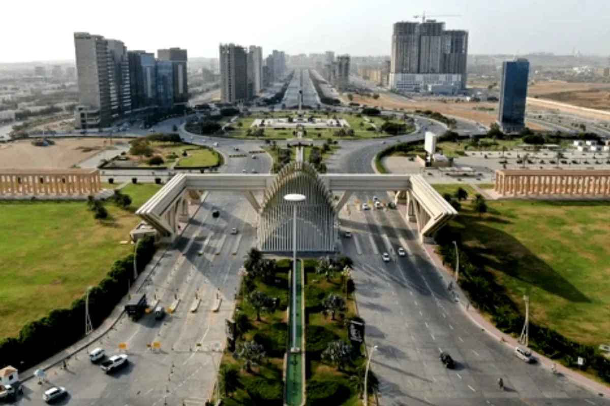 What will happen to Bahria Town residents if services are suspended?