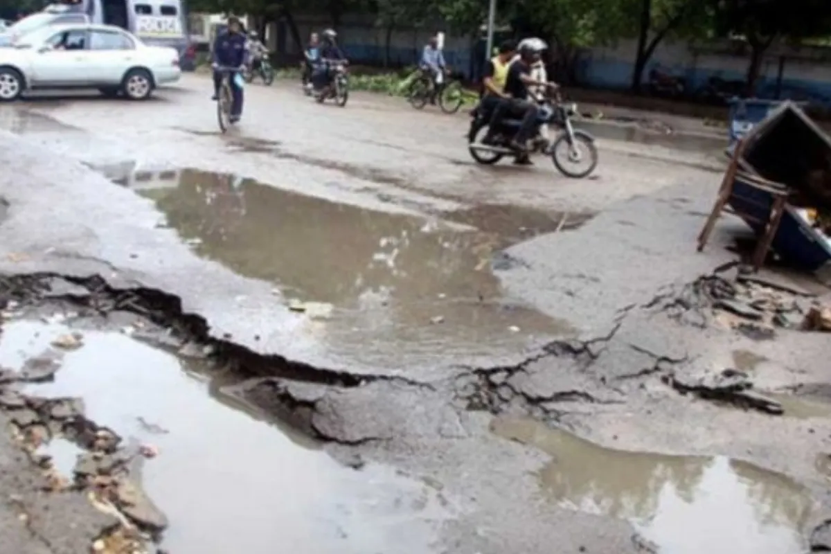 51 Dead Across Sindh as Heavy Rains Damage Homes, Roads