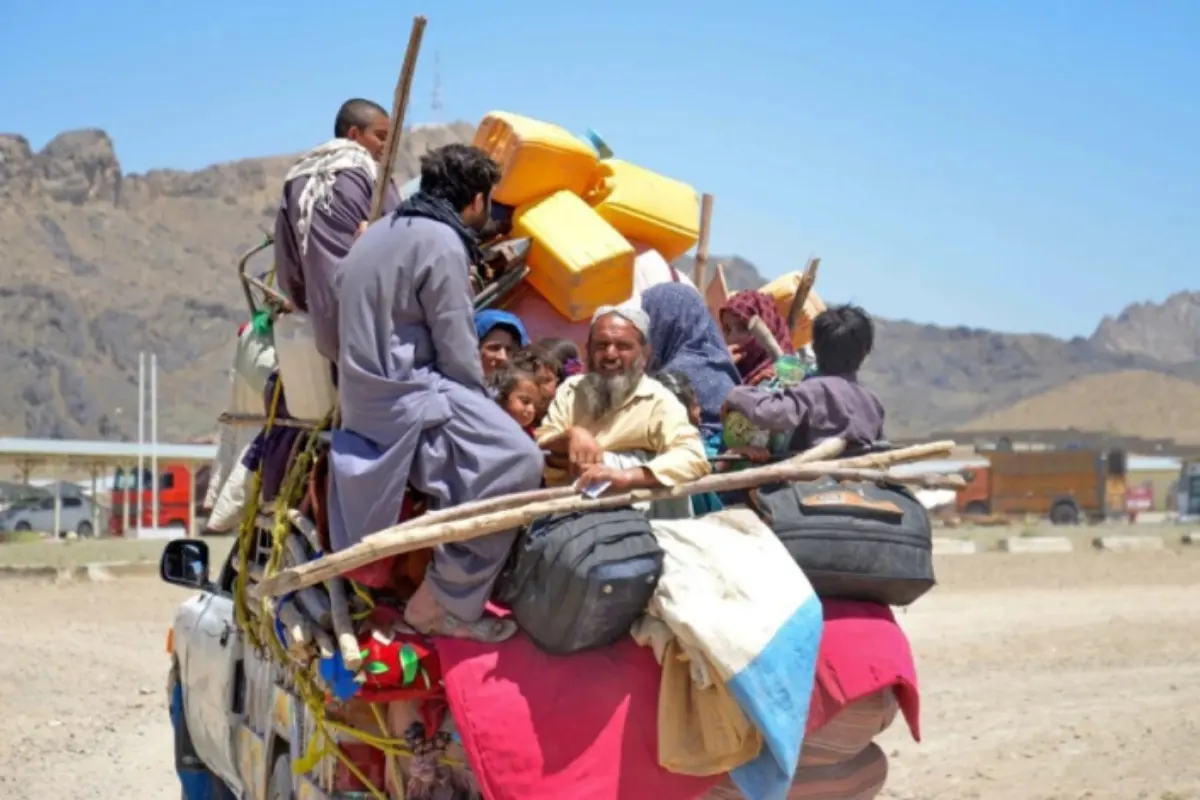 Pakistan Orders Repatriation of Afghan PoR Card Holders