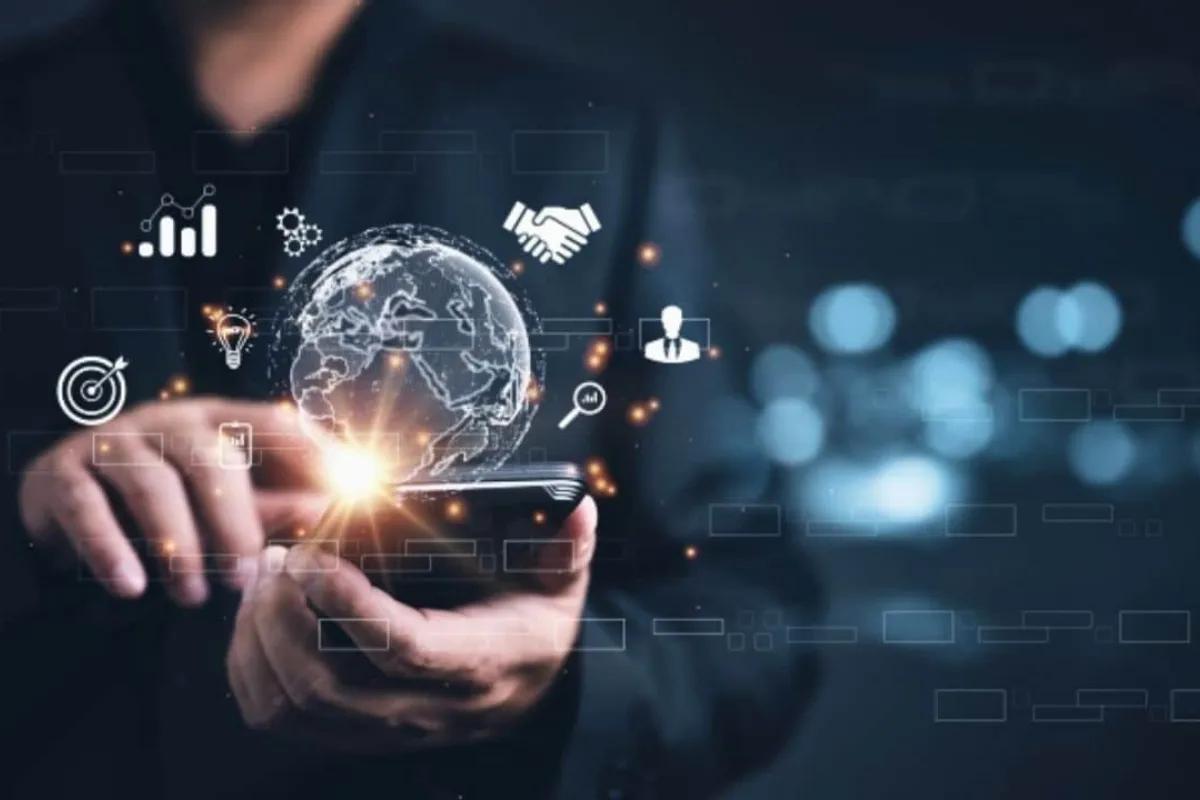 Pakistan IT Minister Briefs on 5G Spectrum Progress