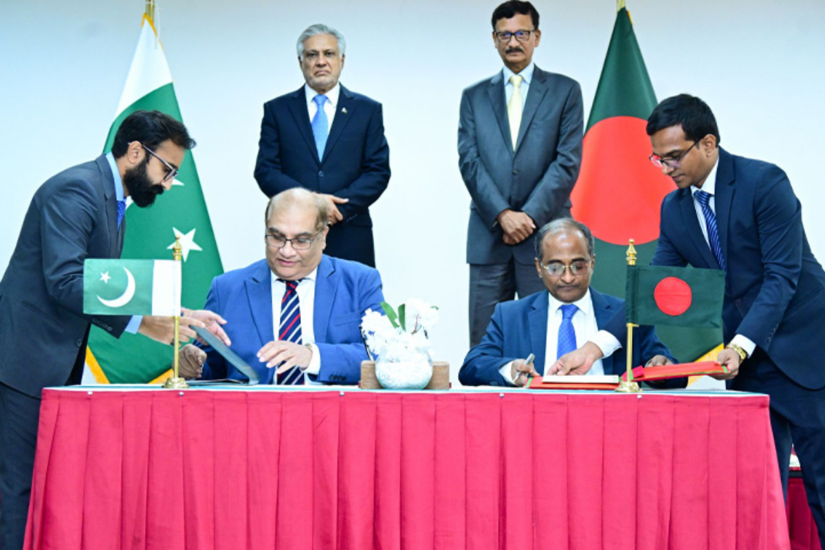 Pakistan, Bangladesh Sign 6 MoUs, Agreements to Enhance Economic, Cultural, Strategic Ties