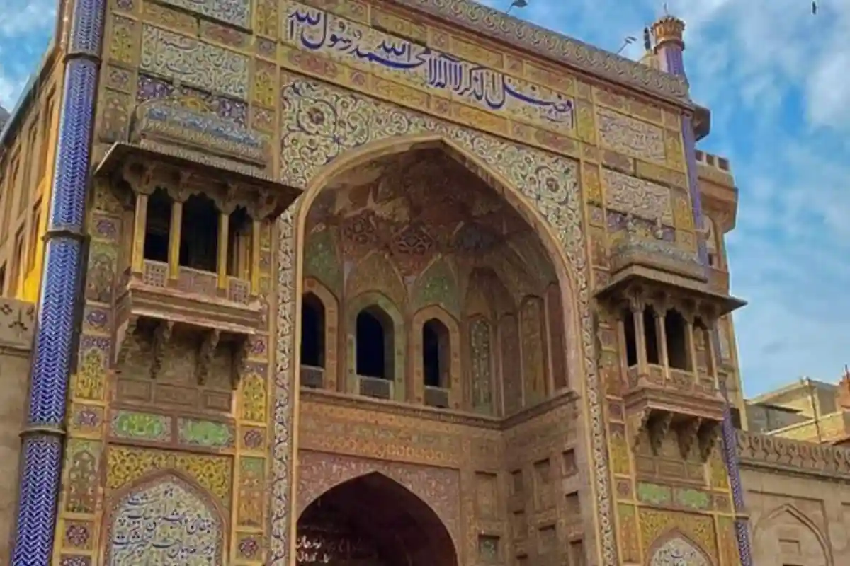 Who is Azbia Khan? Model Booked for Bold Shoot at Wazir Khan Masjid in Lahore