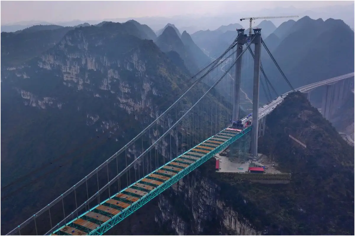 China to Open World’s Tallest Bridge by End of 2025