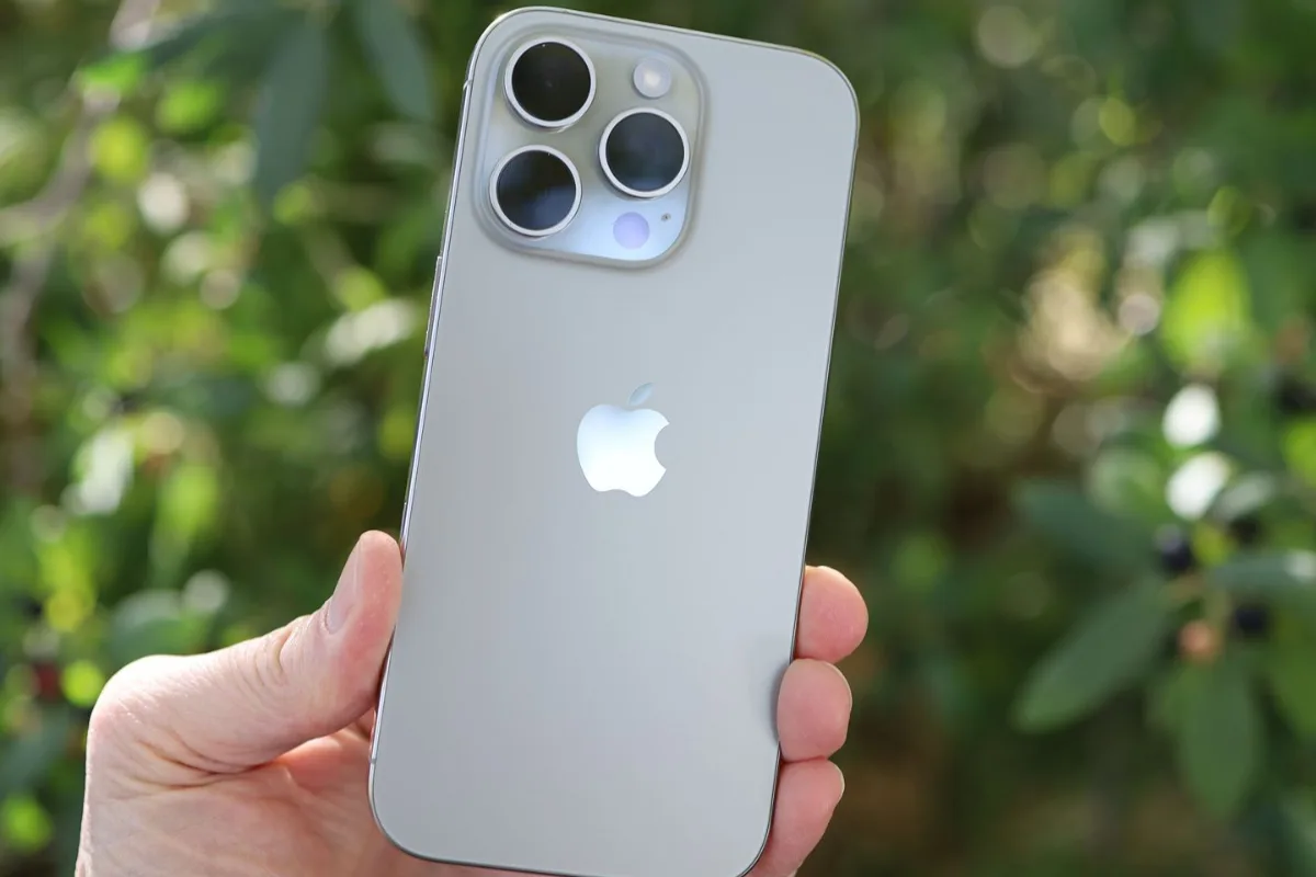 iPhone 17 Pro may launch without reverse charging support