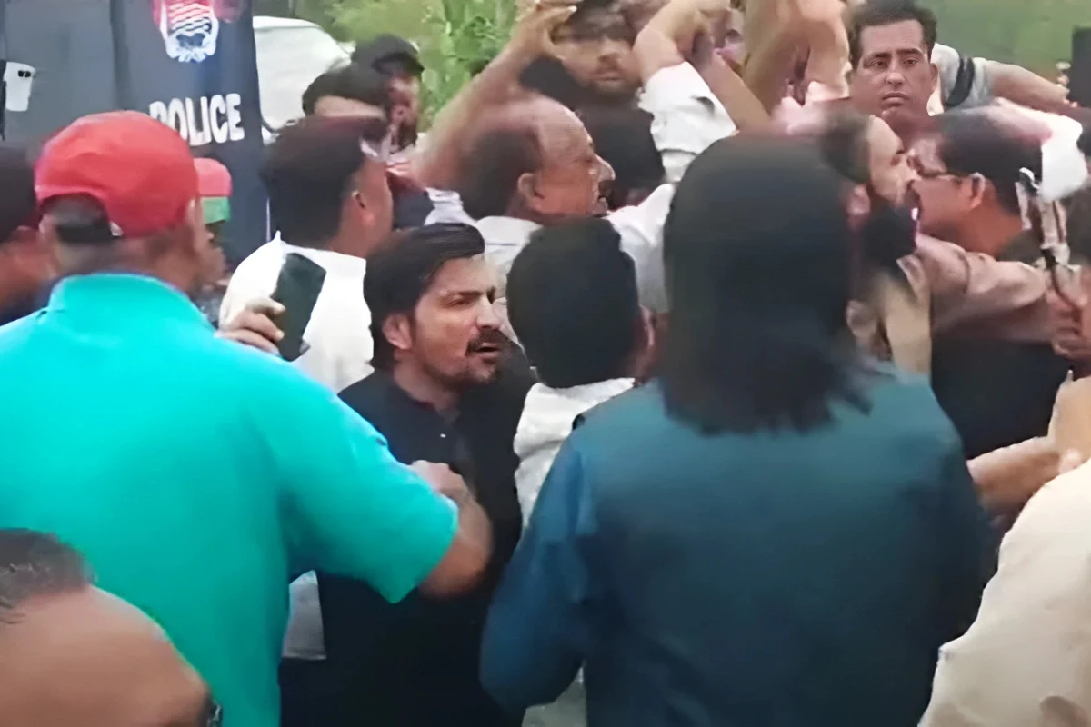 PPP Chairman Condemns PTI Supporters’ Assault on Journalists Outside Adiala Jail