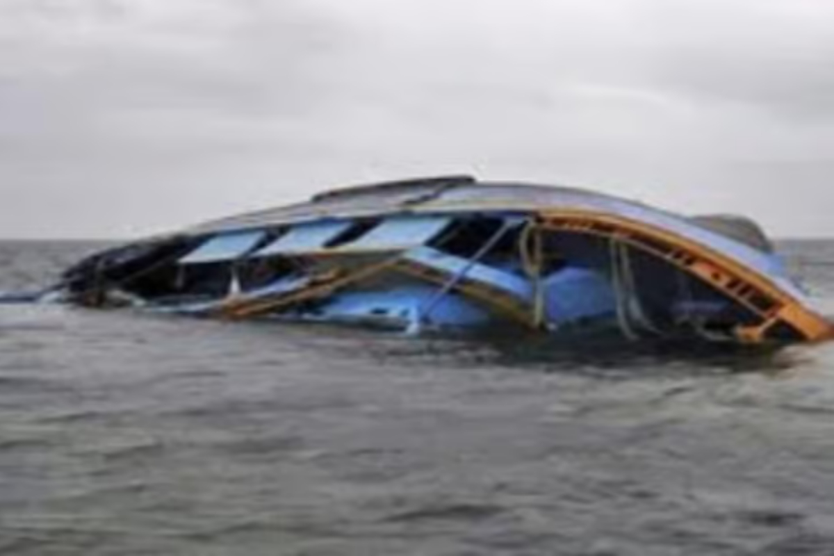 19 Pakistani Missing in Boat Tragedy Near Oman, One Survivor Rescued