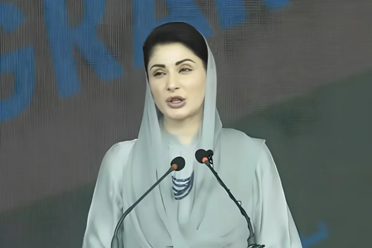 Maryam Nawaz Distributes Scholarships, Laptops to Students in Chakwal