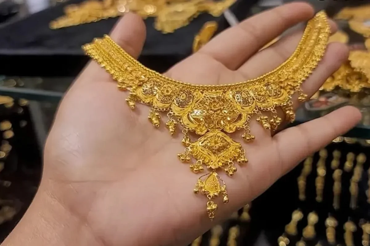 Gold Prices in Pakistan Drop Sharply by Over Rs3,000 Per Tola