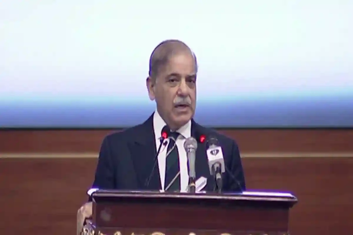 PM Seeks Equal-Footing Dialogue with India, Calls Overseas Pakistanis ‘True Ambassadors’