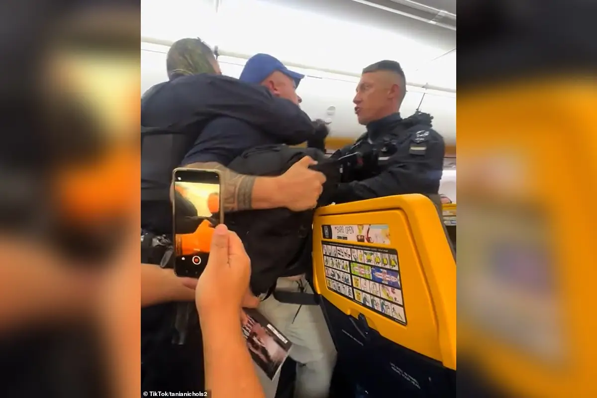 Ryanair Flight to Alicante Diverted to Toulouse After British Stag Group Arrested