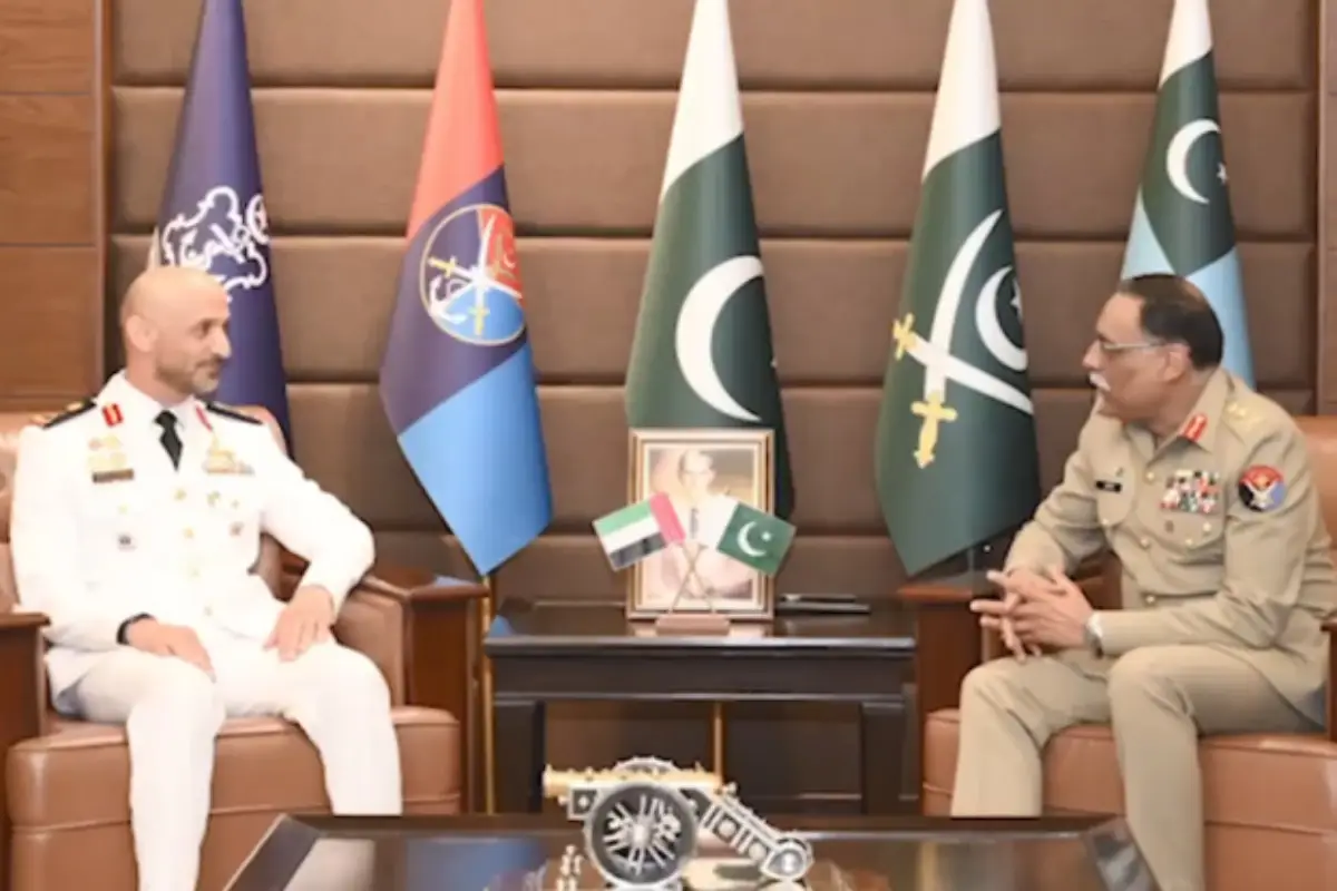 UAE Naval Forces Commander Meets CJCSC, Discusses Strategic Matters
