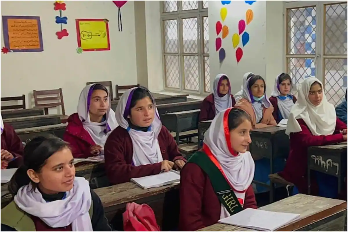 Govt Revises School Timings Across Punjab Until October 15