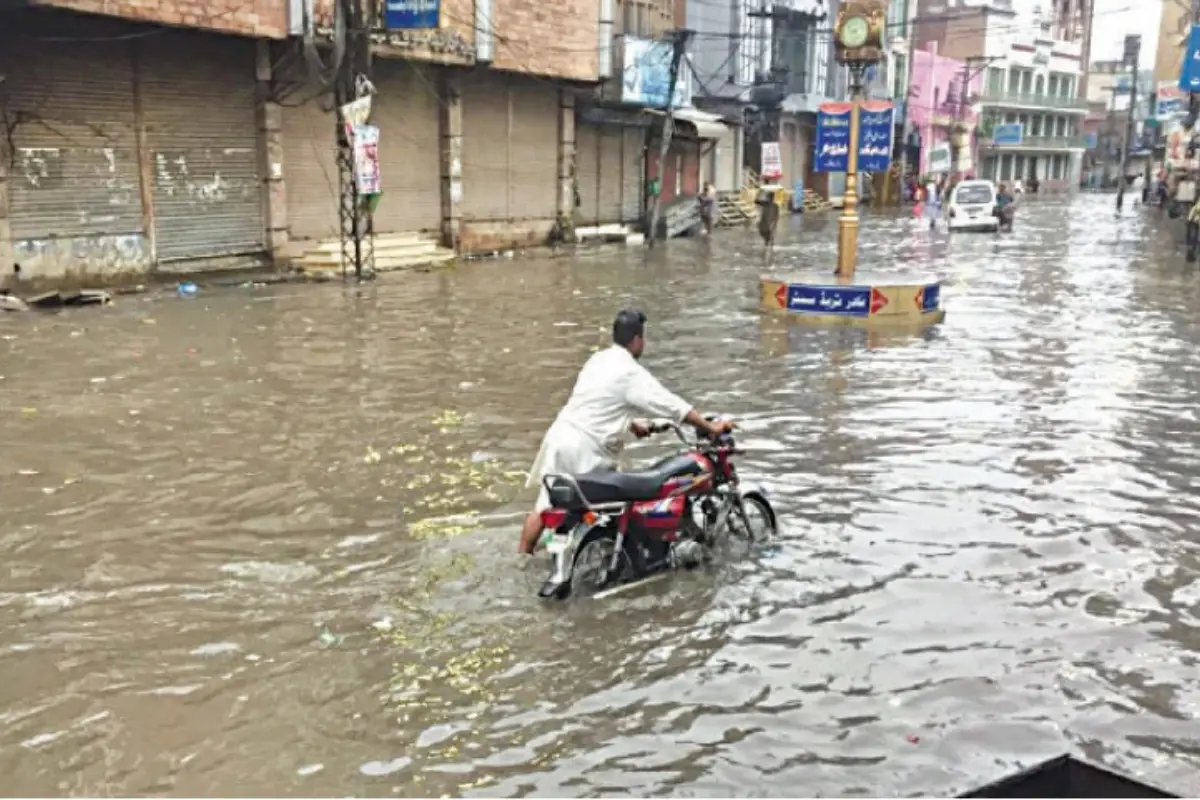Gujarat Submerged After 506 mm Rain in 20 Hours; Educational Institutions Closed