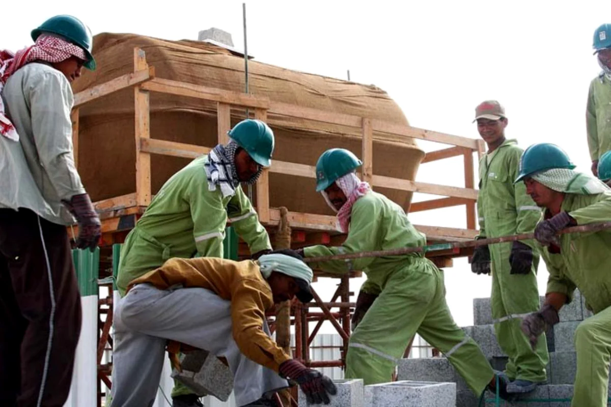 Sindh Govt launches welfare cards for workers