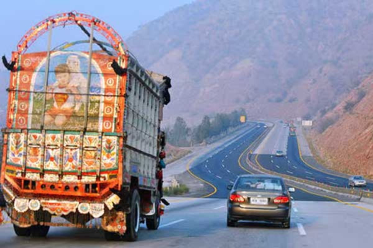 FIR to Be Filed for Driving Over 150km/h on Motorways, Says Minister