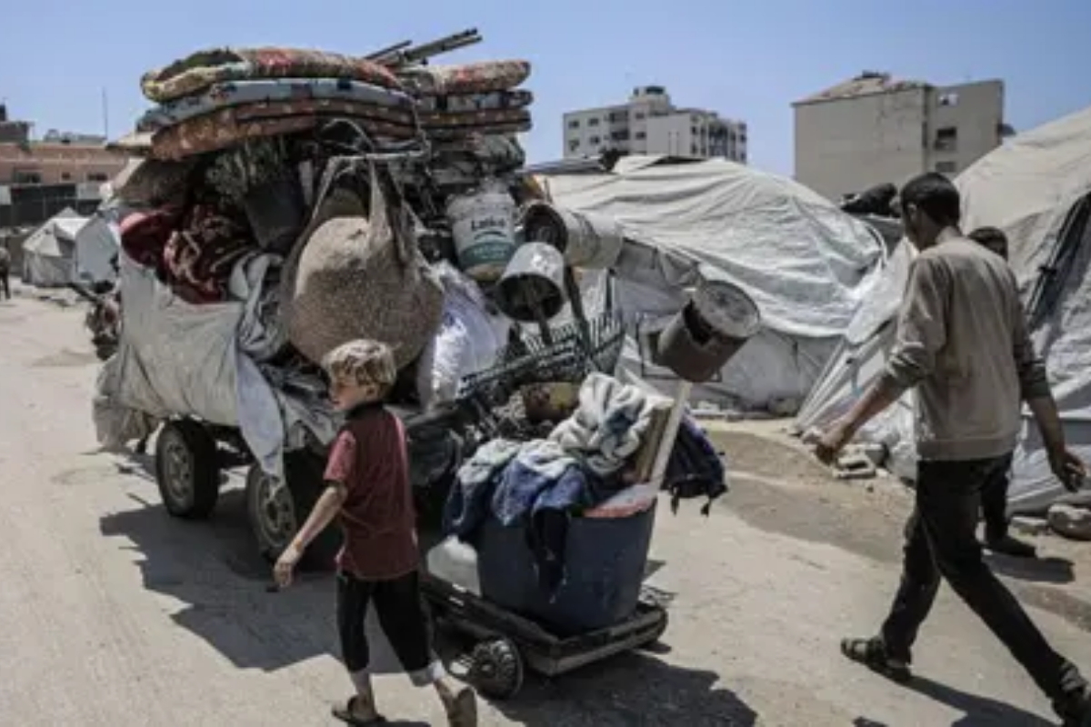 Trump Orders Palestinians to Leave Gaza, Ultimatum to Hamas