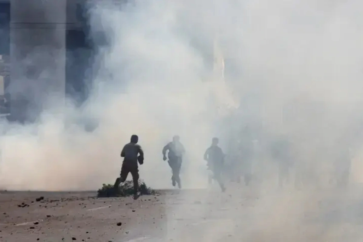 Violent TLP Protest in Muridke: One Policeman Martyred, Dozens Injured