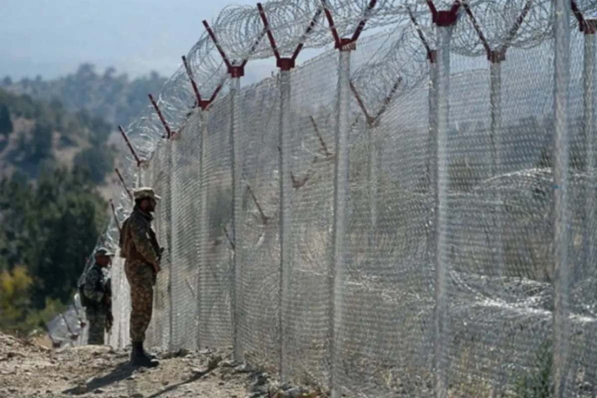 Pakistan Army Continues to Give Strong Response Against Afghan Taliban Forces