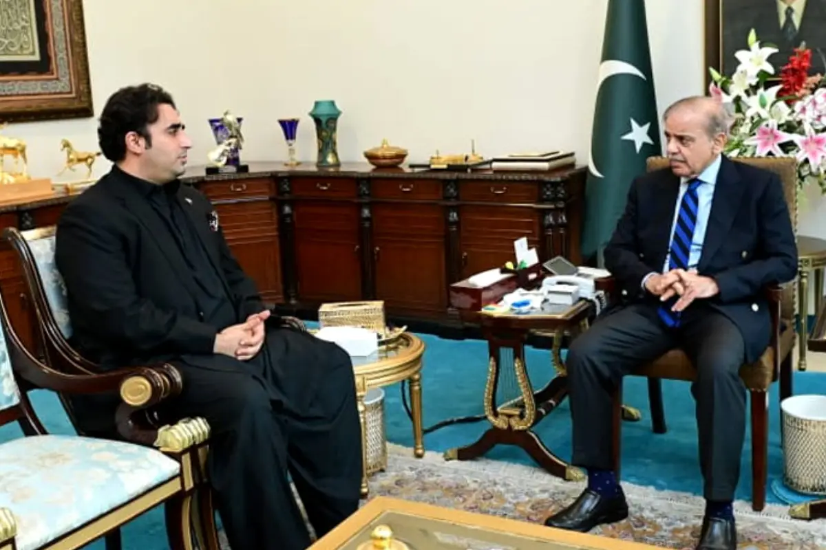 PM Shehbaz, Bilawal discuss political situation over phone