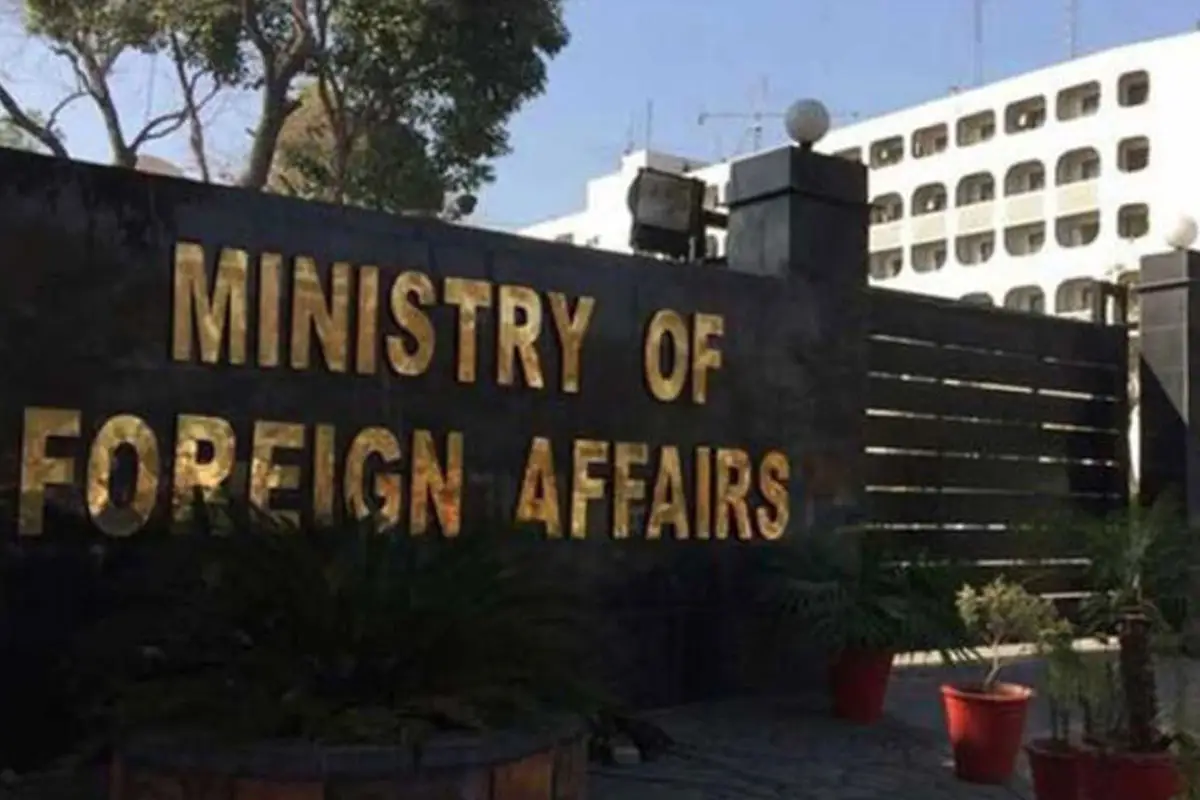 Pakistani Delegation Reaches Doha for Talks with Afghan Taliban Over Border Tensions