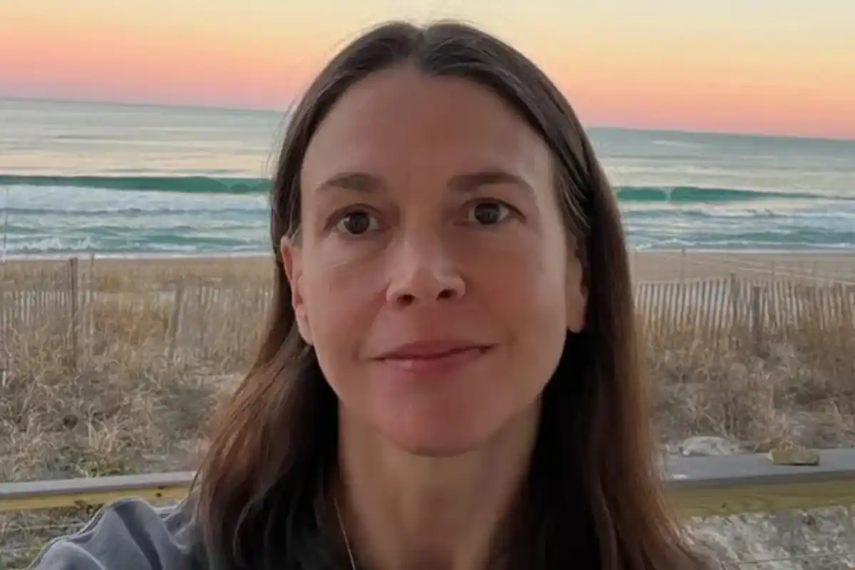 Who Is Sutton Foster? All About Stage Star & Hugh Jackman’s New Partner