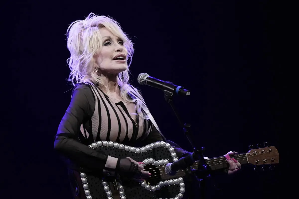 What Happened to Dolly Parton? Sister Freida Shares Emotional Post on Singer’s Health