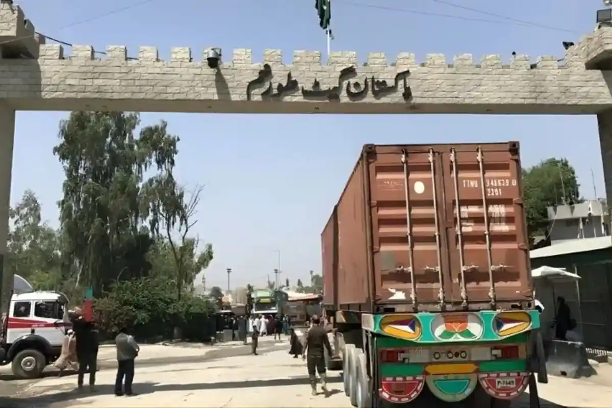 Pakistan Closes Afghan Border Indefinitely Citing Security Concerns