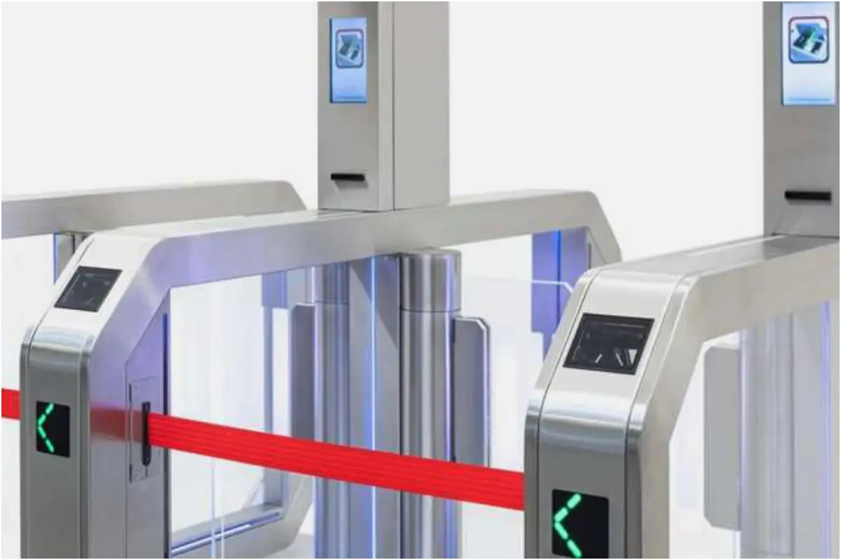 Self-Boarding System Introduced at Major Pakistani Airports