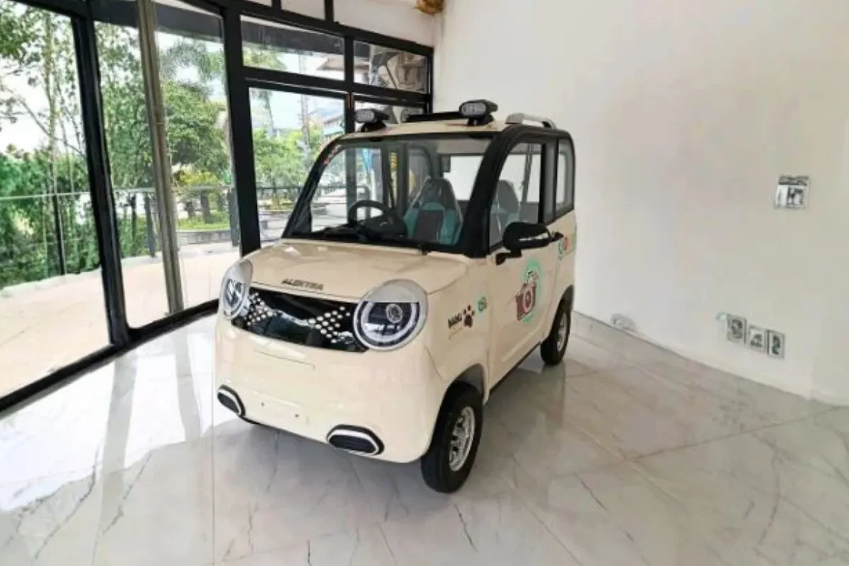 Alektra continues Rs 50,000 discount on metro 4-door EV
