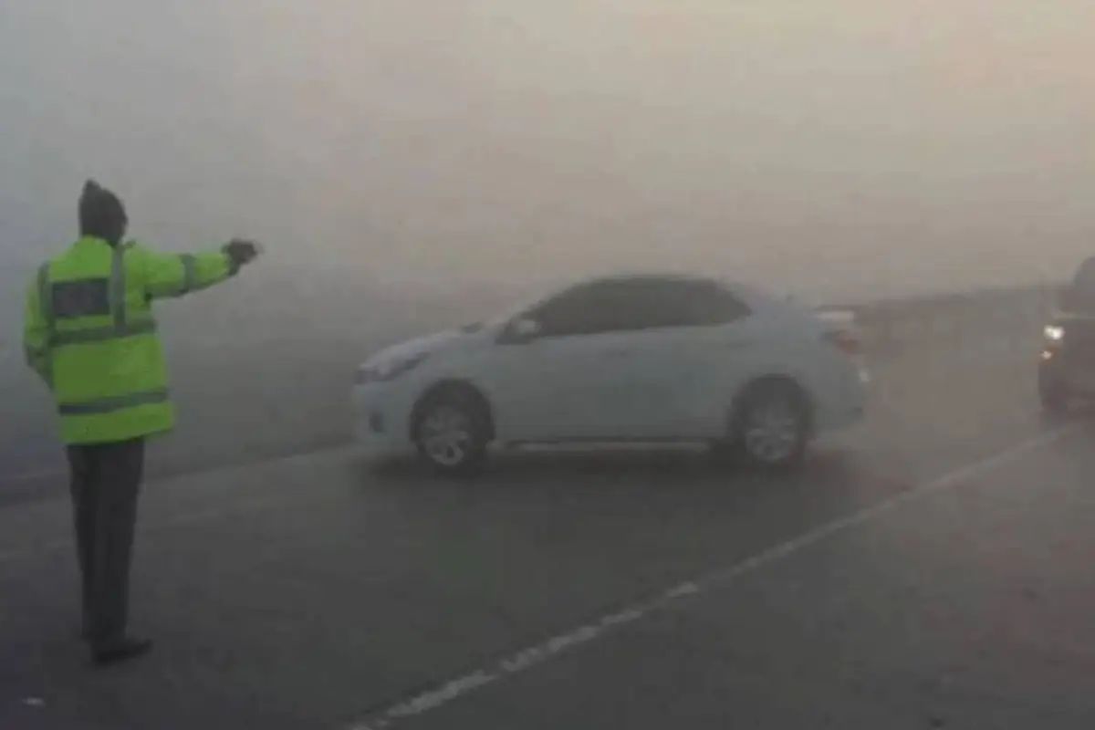 Dense Fog Covers Punjab, M-5 Motorway Shut Between Uch Sharif and Zahir Pir
