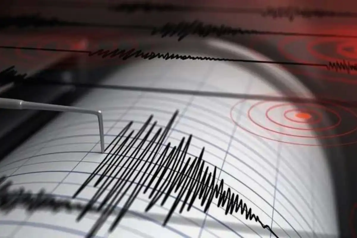 Magnitude-5.2 Earthquake Strikes Karachi and Balochistan, Causes Panic Among Residents