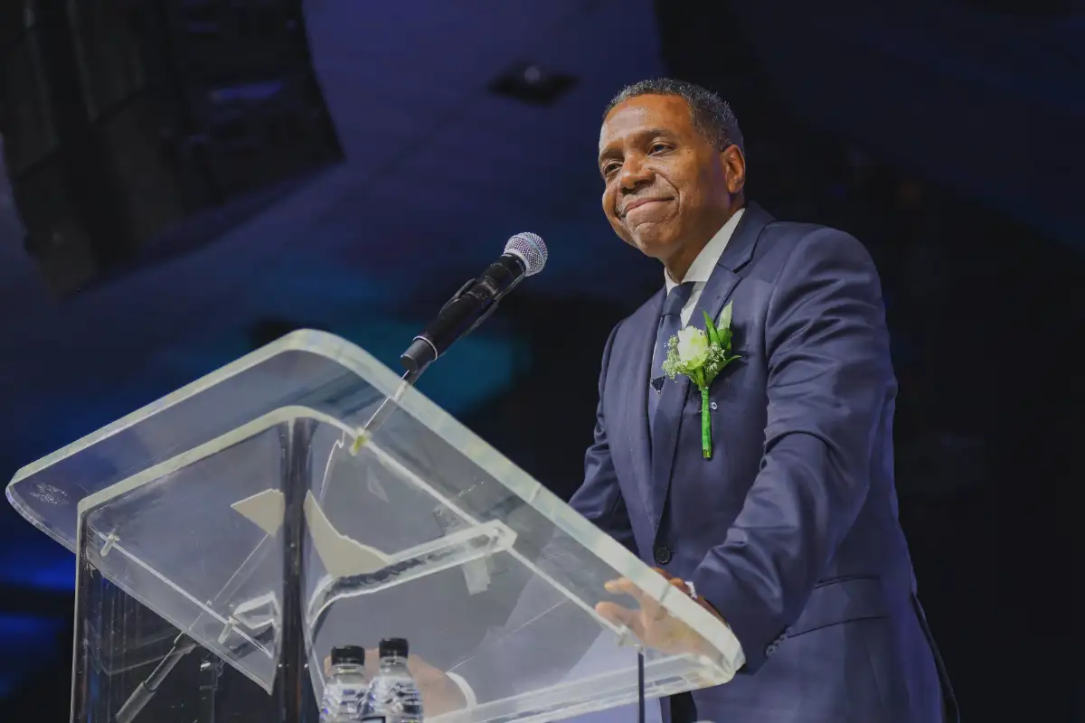 Was Creflo Dollar Arrested? Georgia Megachurch Rumor Debunked