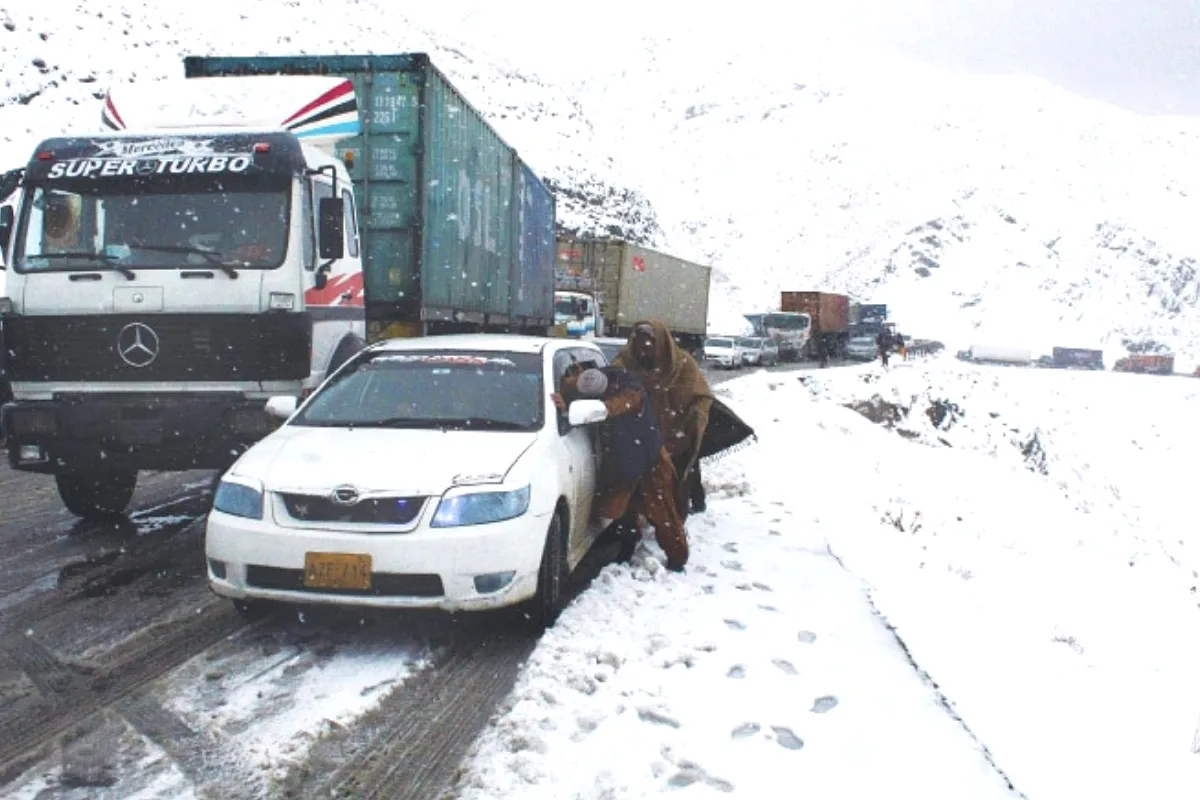 Roads closed after heavy snowfall in Balochistan