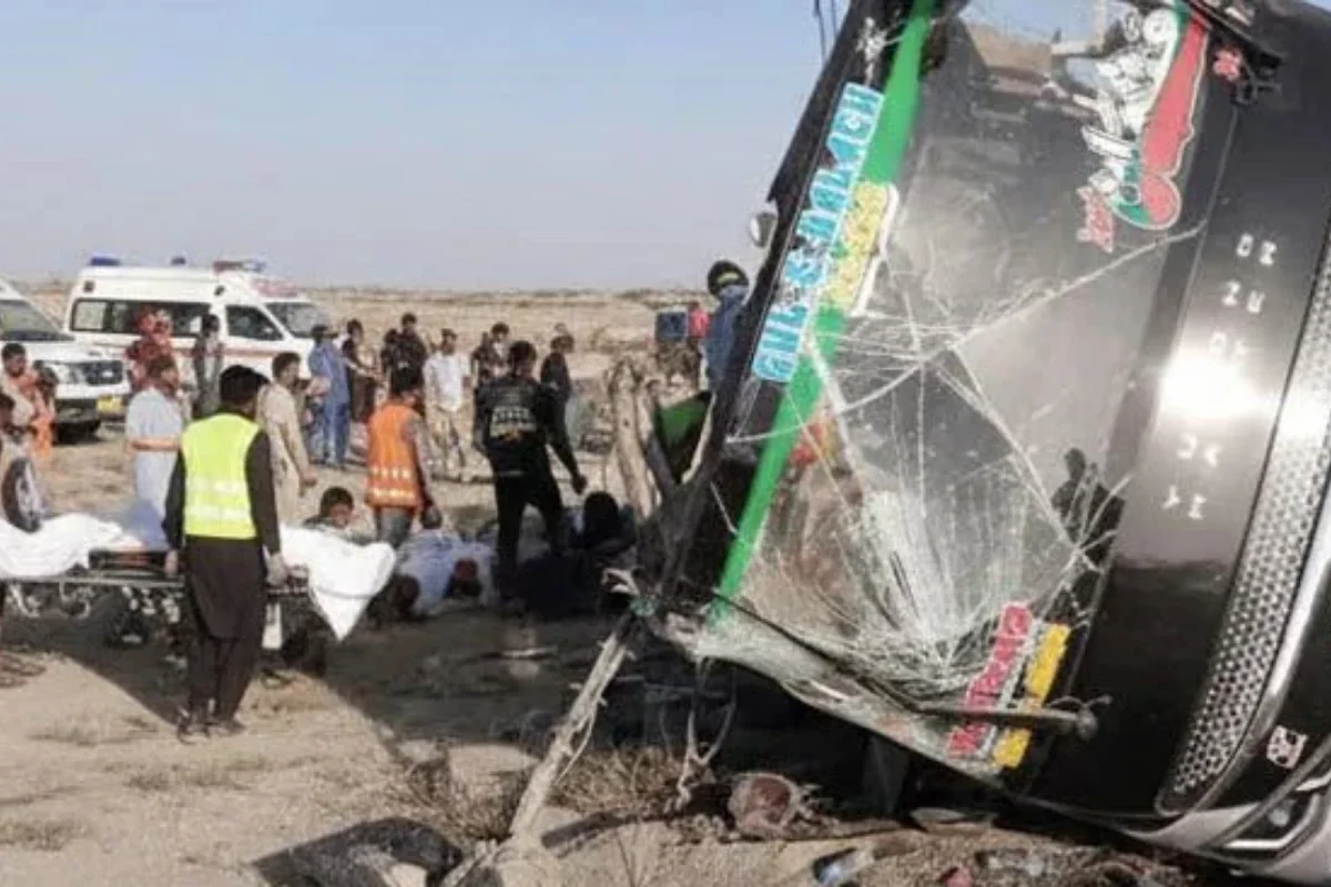 Nine Dead, 15 Injured in Passenger Coach Crash in Gwadar