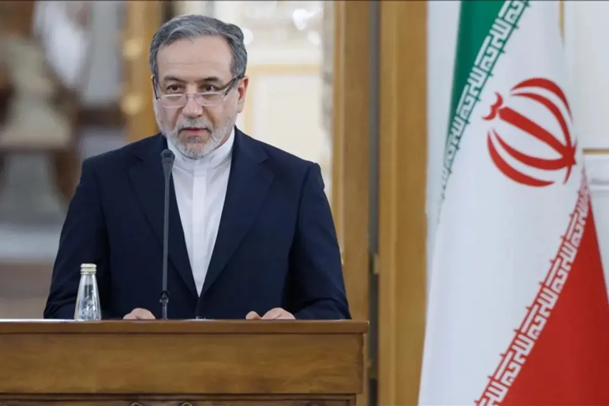 Iran Says Ready for War While Keeping Talks Open