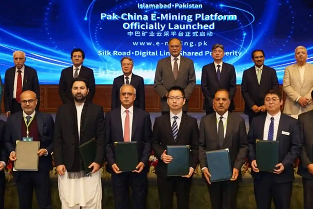 Pakistan and China Launch E-Mining Platform to Attract $10 Billion Investment