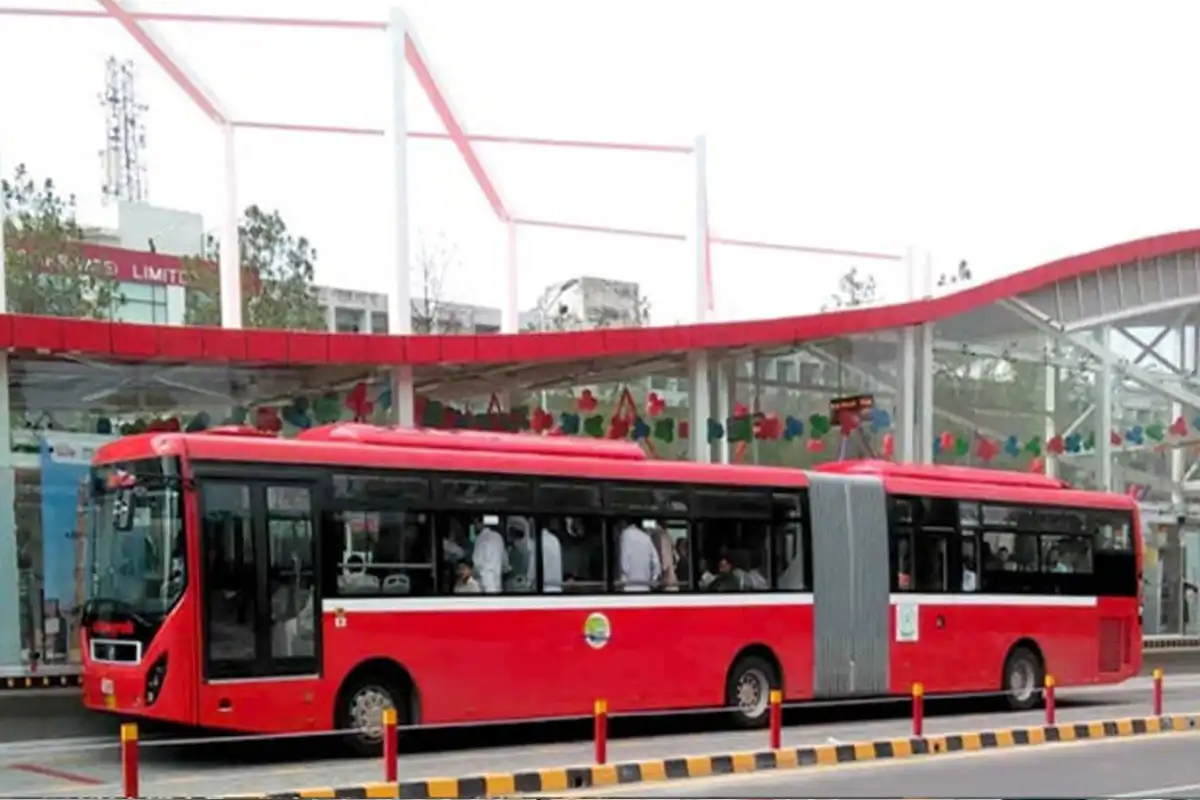 Punjab Offers Free Public Transport in Lahore for Basant Festival