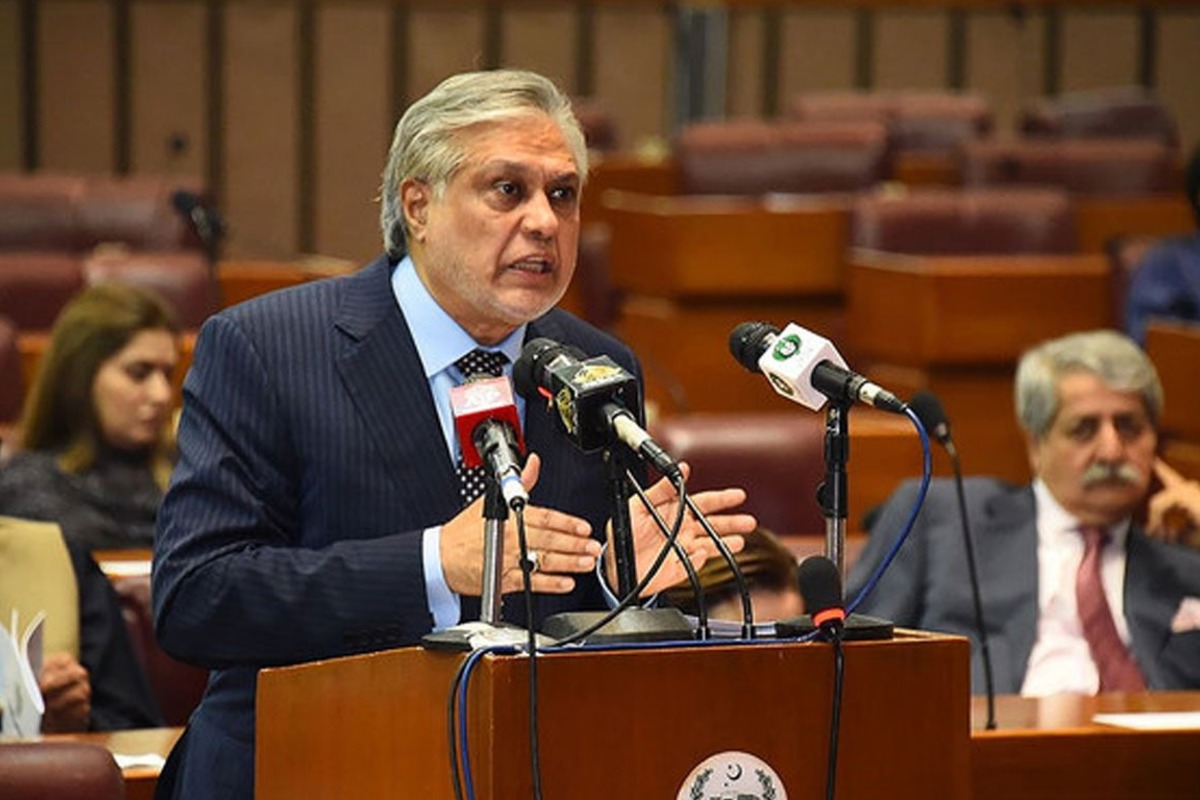 Ishaq Dar Urges Urgent End to Gaza War to Permit Humanitarian Aid
