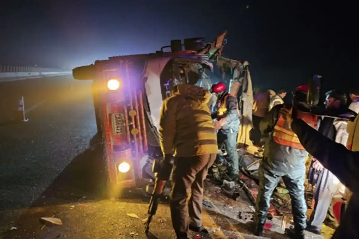 Sargodha Fog Disaster: Mini Truck Falls into Canal, 14 Lose Lives