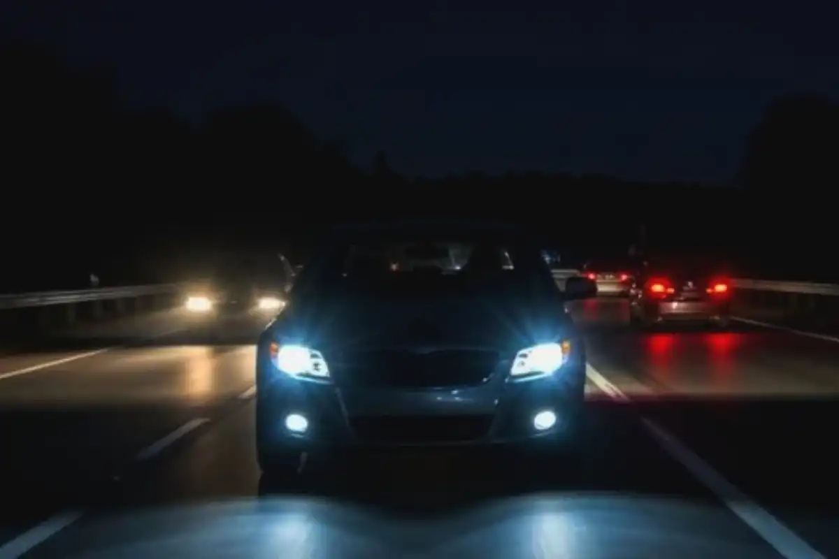 Authorities Ban All Types of High-Intensity Vehicle Lights in Peshawar