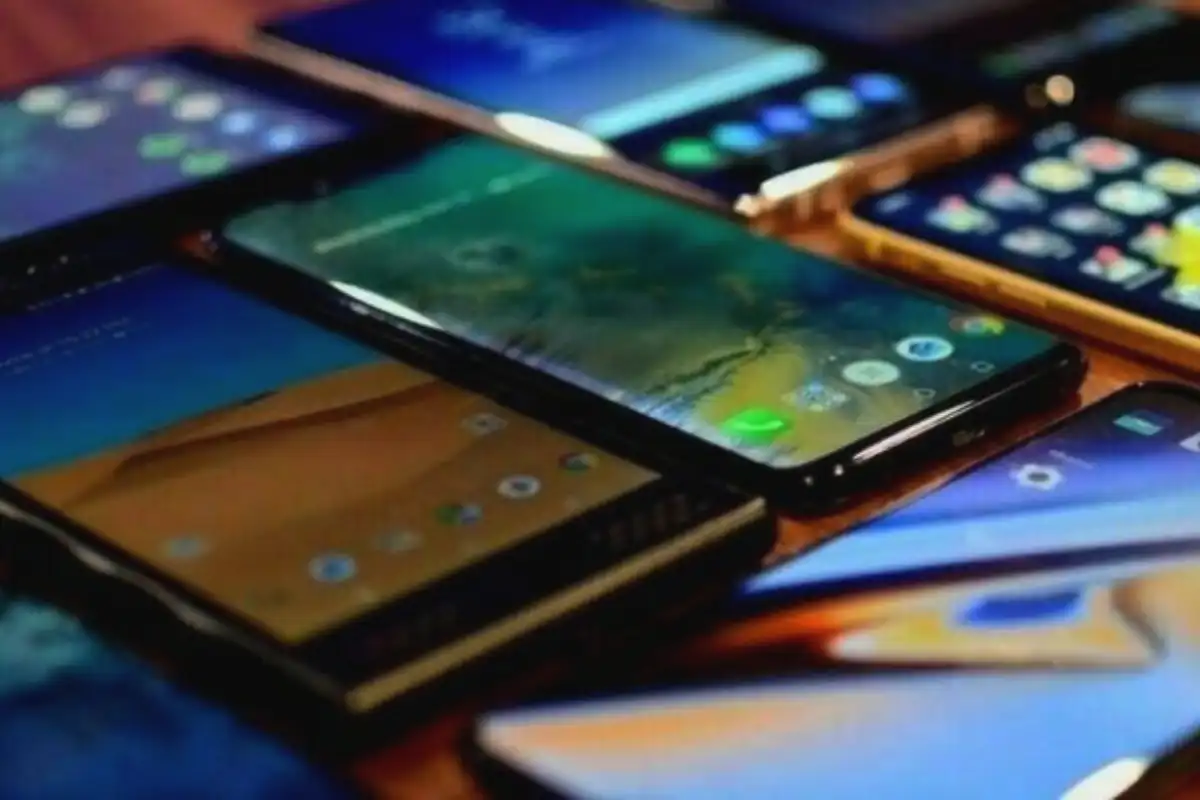 Mobile Phone Prices in Pakistan Likely to Drop as PTA Backs Tax Relief