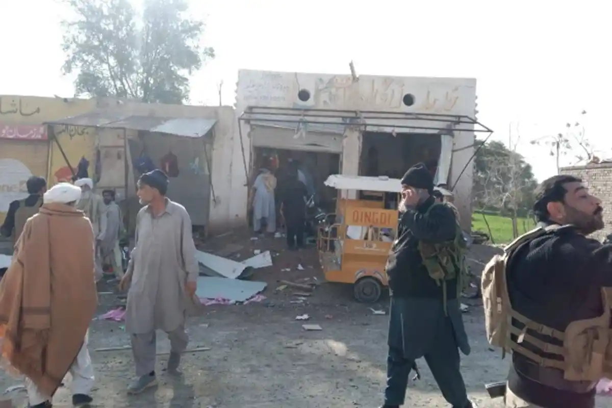 Bannu Explosion Outside Miryan Police Station Kills 2 Including Child, Over 20 Injured