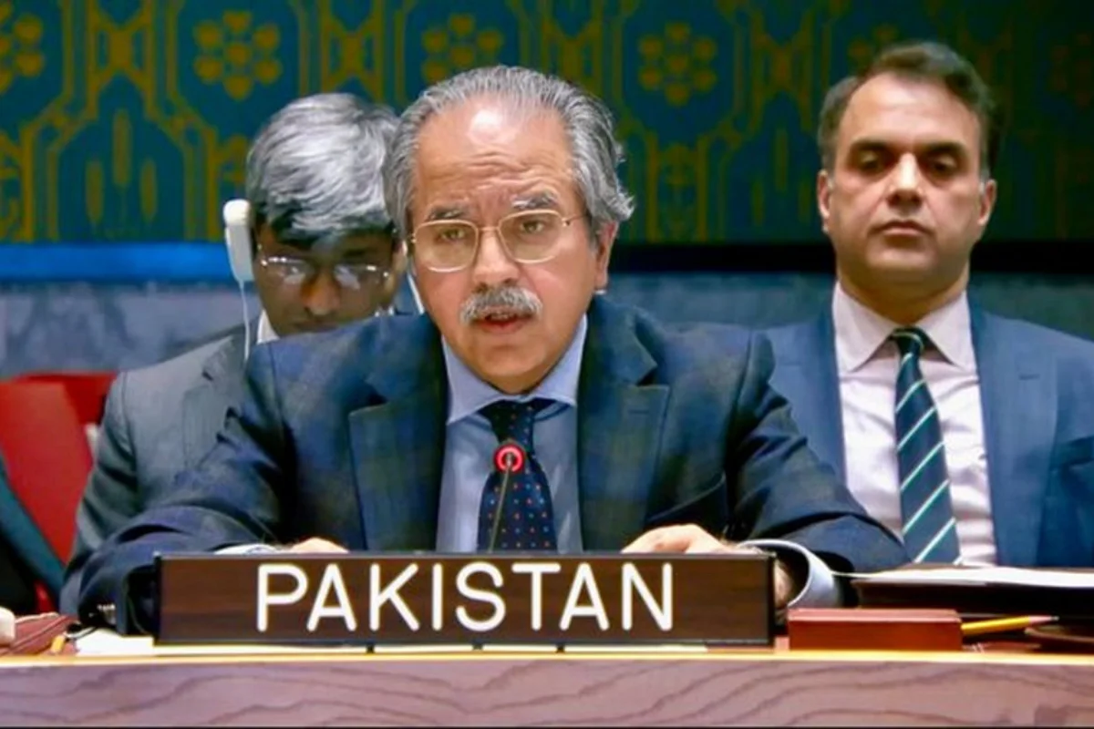 Pakistan Urges Peace Talks on Russia-Ukraine Conflict at UN