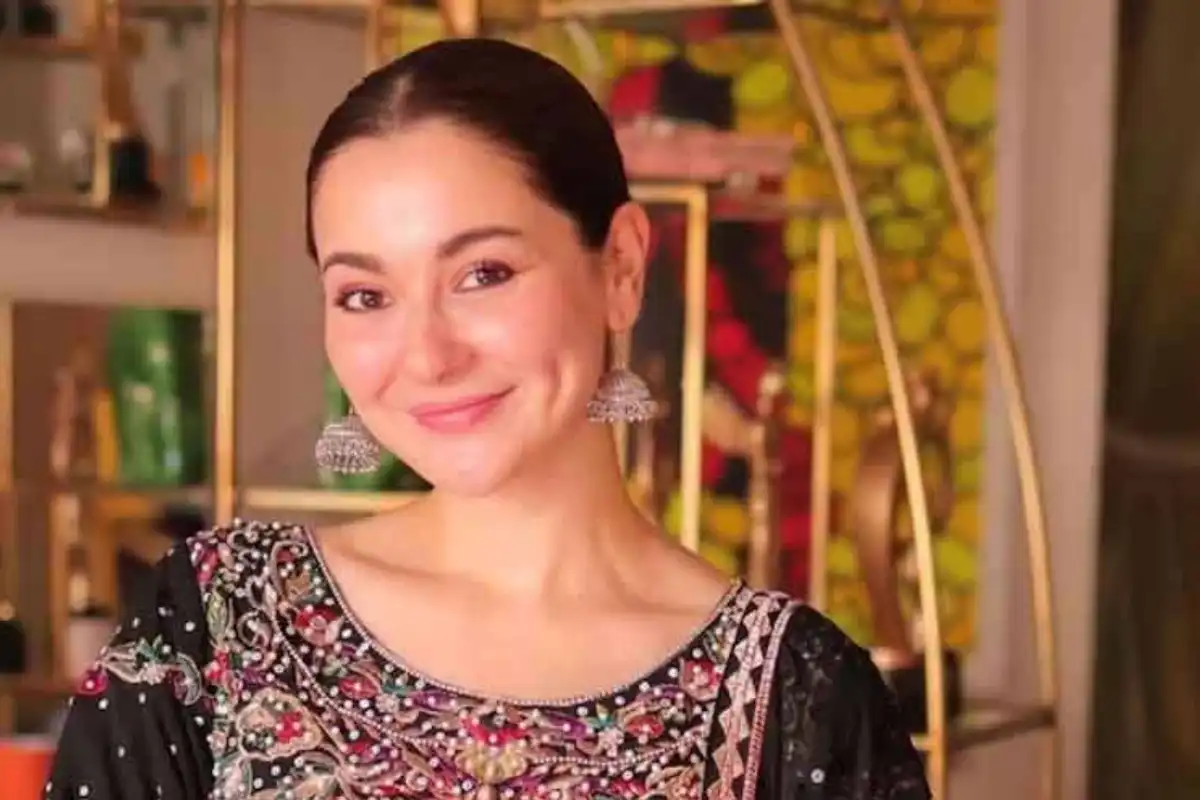 Hania Aamir Response Over Umer Mukhtar’s Controversy