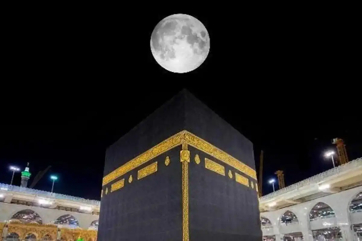 Moon over Kaaba 2026