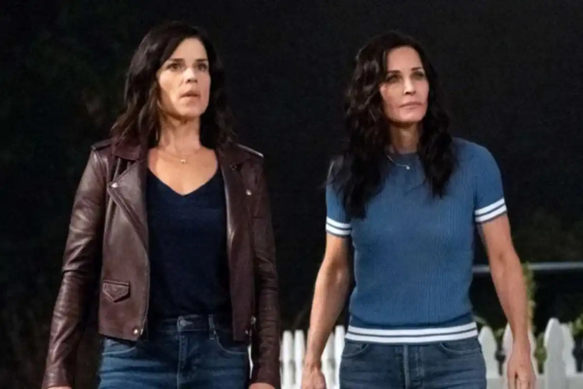 Neve Campbell vs Courteney Cox