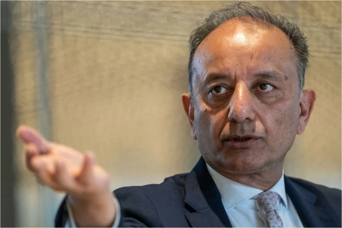 Musadik Malik Announces Rs 127 Petrol Subsidy