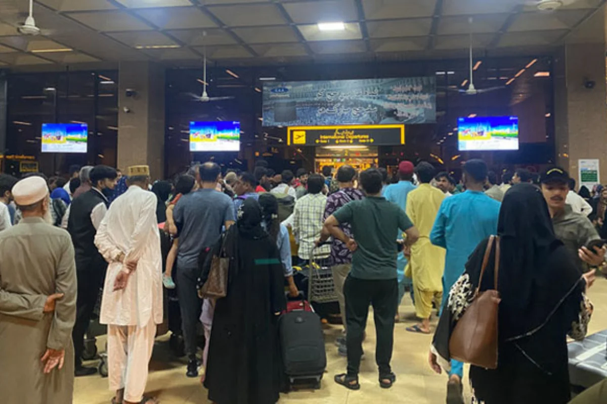 97 Pakistan Flights to Middle East Canceled Today